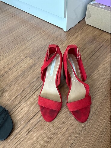 Bershka Kırmızı topuklu sandalet