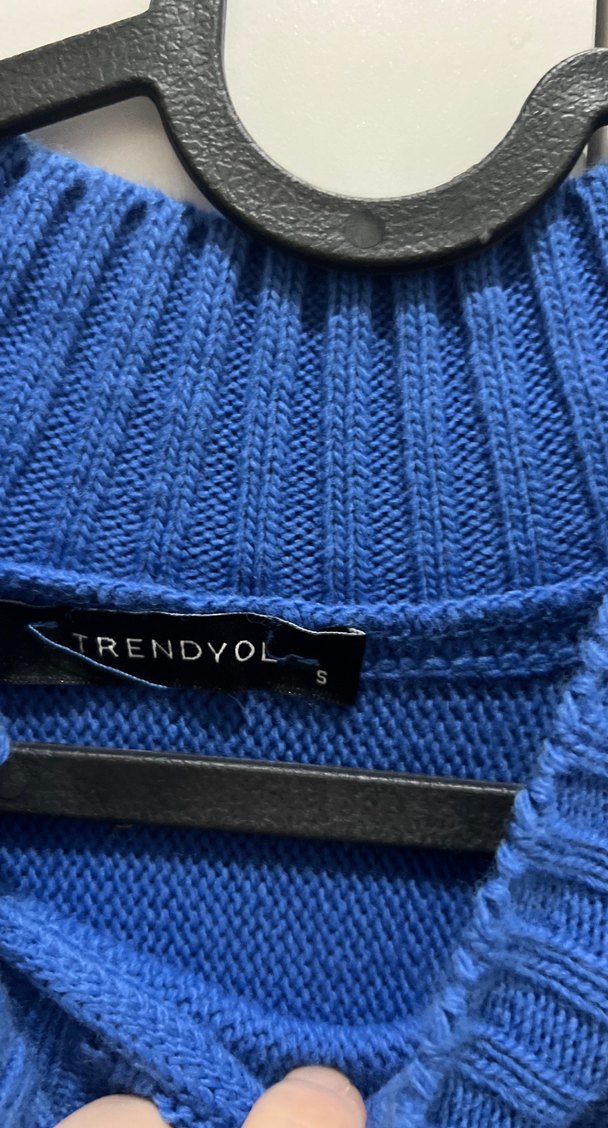 Mavi Boğazlı Salaş Örgü Kazak - Görsel 4