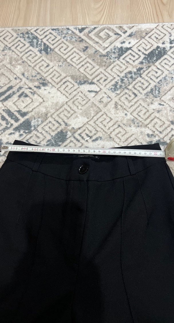 Siyah Kadın Midi Kumaş Pantolon - Görsel 2