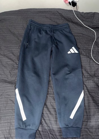 Adidas l