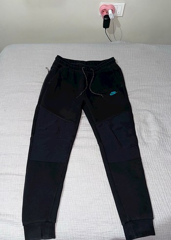 Nike Siyah Tech Fleece