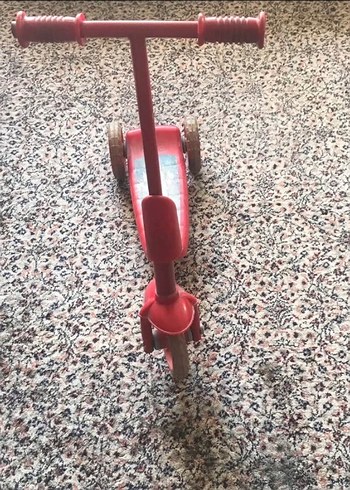 Çocuklar için renkli kırmızı scooter - Görsel 3