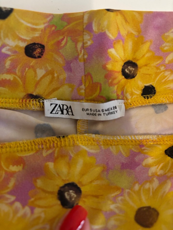 Çiçek Desenli Sarı Zara Biker Şort - Görsel 3