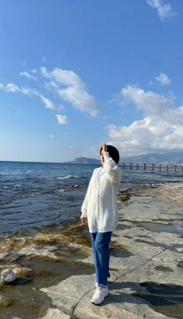 Düğmeli Beyaz Midi Triko Hırka - Görsel 5