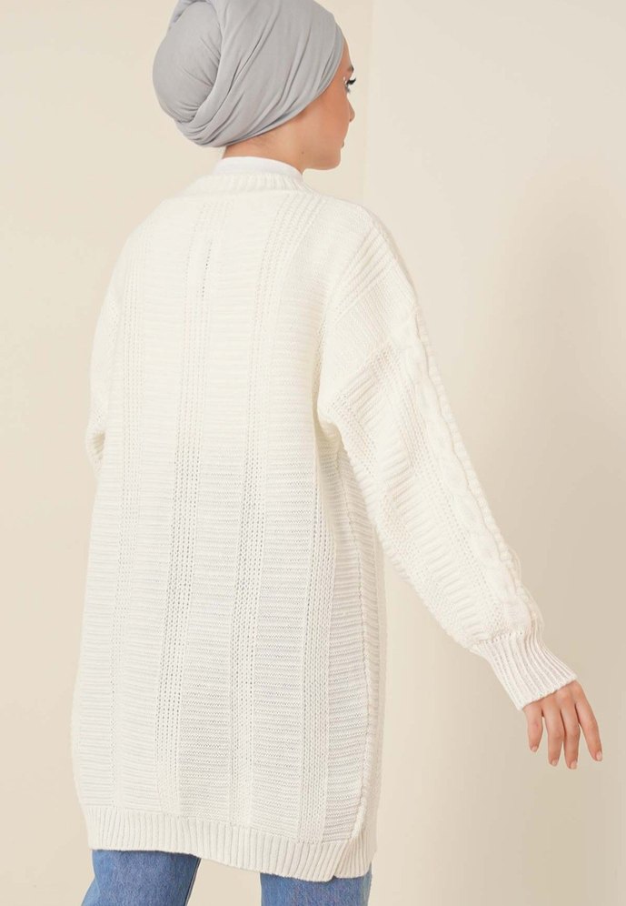 Düğmeli Beyaz Midi Triko Hırka - Görsel 3