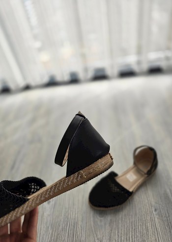 Siyah Nakışlı Kadın Sandalet - Görsel 4