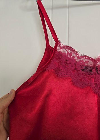 Kırmızı Parlak Saten İp Askılı Bluz - Görsel 3