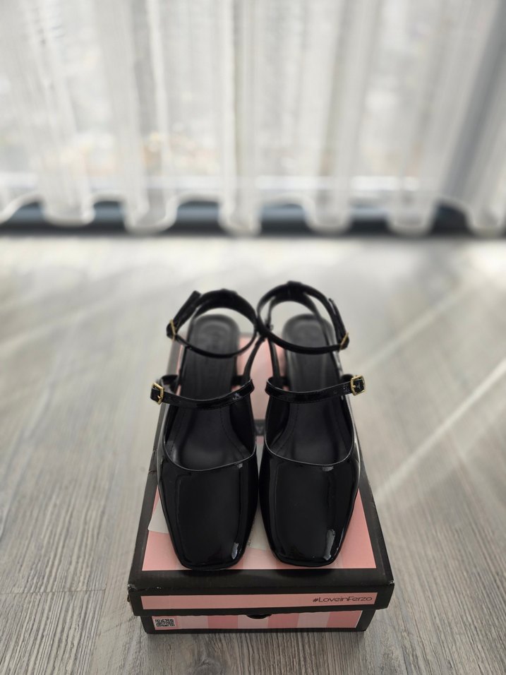 Klasik Siyah Tokalı Topuklu Ayakkabı - Görsel 3