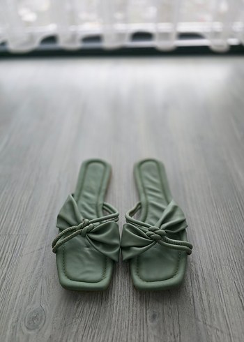 Yeşil Kadın Terlik - Görsel 3