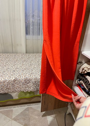 Kırmızı Hafif Parlak Tırnak Süsleri - Görsel 2