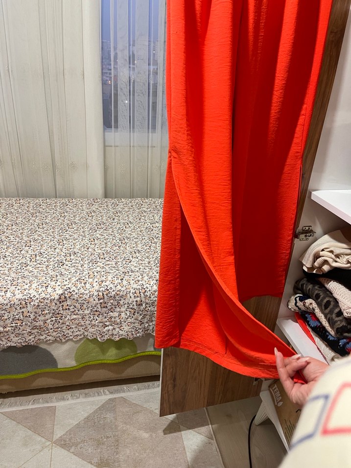 Kırmızı Hafif Parlak Tırnak Süsleri - Görsel 2