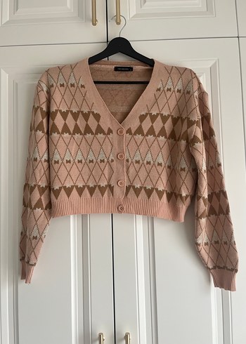 Pembe V Yaka Nakışlı Kadın Hırka - Görsel 2