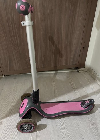 Pembe ve Gri Çocuk Scooter'ı - Görsel 3