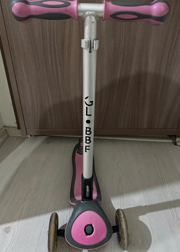 Pembe ve Gri Çocuk Scooter'ı - Görsel 4