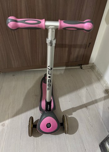 Pembe ve Gri Çocuk Scooter'ı - Görsel 2