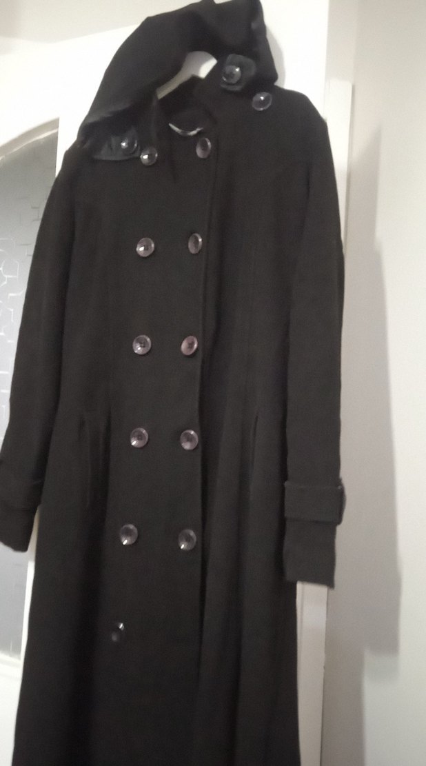 Düğmeli Siyah Uzun Kadın Palto - Görsel 2