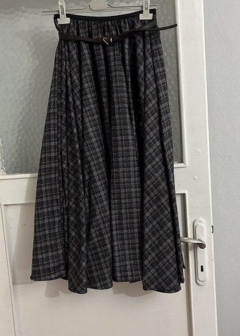 Gri Ekose Pileli Uzun Kadın Etek - Görsel 2