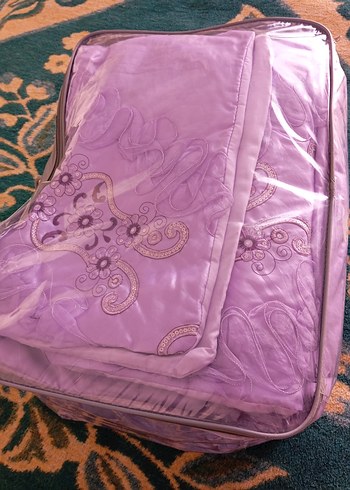 İşlemeli Parlak Mor Yatak Örtüsü - Görsel 3