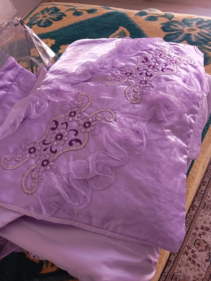 İşlemeli Parlak Mor Yatak Örtüsü - Görsel 5