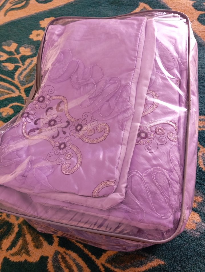 İşlemeli Parlak Mor Yatak Örtüsü - Görsel 3