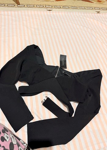 Trendyolmilla etiketli uzun kollu crop - Görsel 2