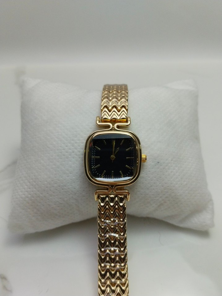 Klasik Altın Kadın Kol Saati - Görsel 3