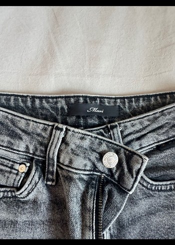 Gri Yırtık Detaylı Kadın Midi Jean - Görsel 2