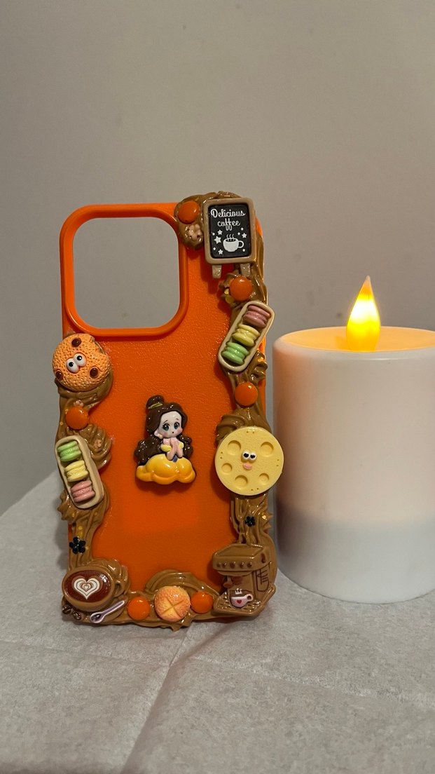 İPhone 15 Pro Kahve Konseptli Krema Desenli Telefon Kılıfı - Görsel 2