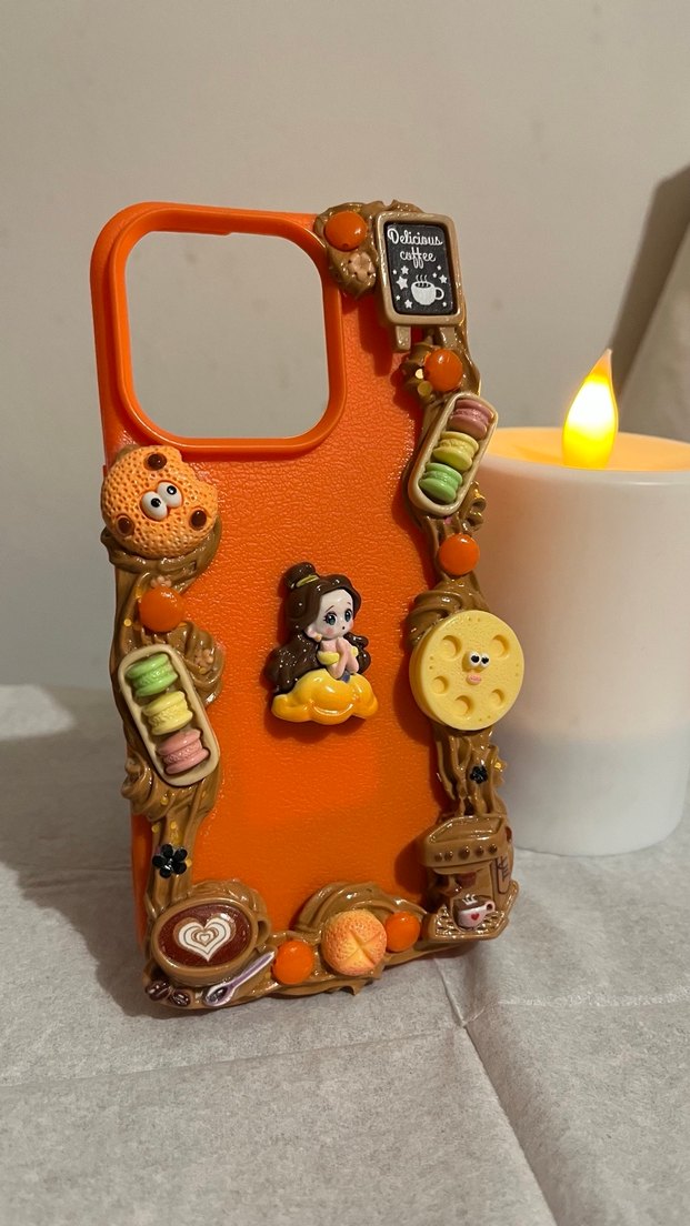 İPhone 15 Pro Kahve Konseptli Krema Desenli Telefon Kılıfı - Görsel 4