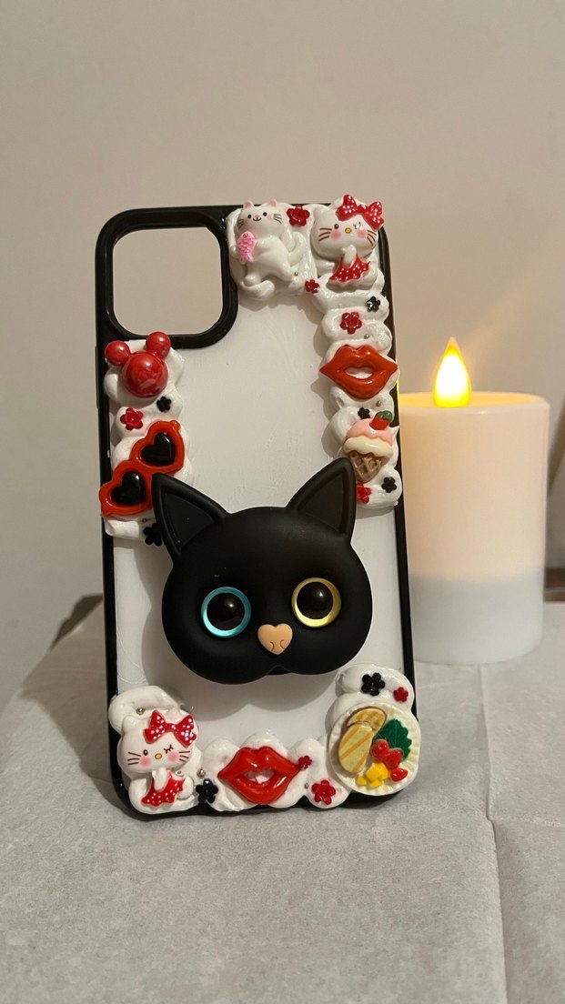 İPhone 11 Pro Max Krema Desenli Telefon Kılıfı - Görsel 5