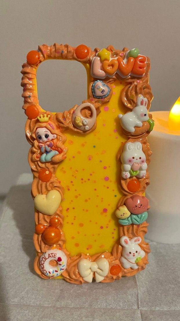 İPhone 14 Krema Desenli Telefon Kılıfı - Görsel 3