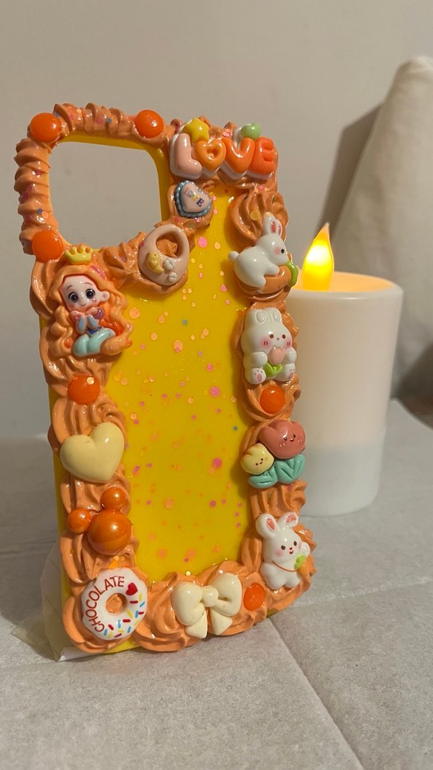 İPhone 14 Krema Desenli Telefon Kılıfı - Görsel 4