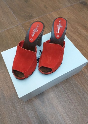 Kırmızı Süet Platform Topuklu Kadın Terlik - Görsel 2