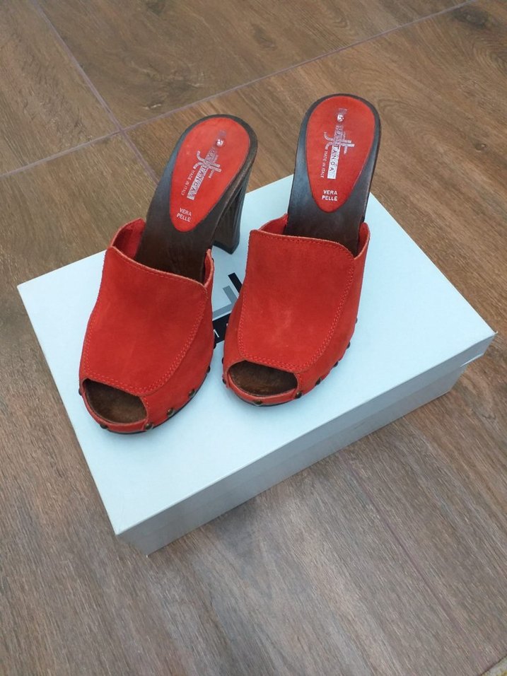 Kırmızı Süet Platform Topuklu Kadın Terlik - Görsel 2