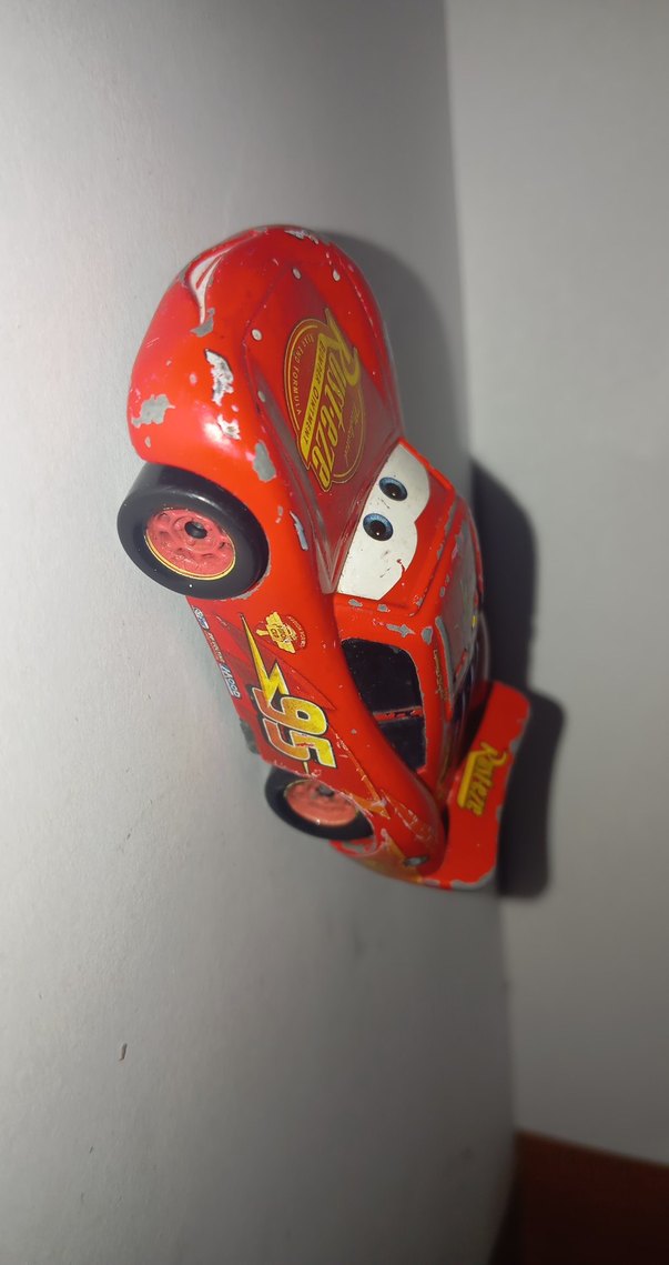 Kırmızı Oyuncak Araba Lightning McQueen - Görsel 2