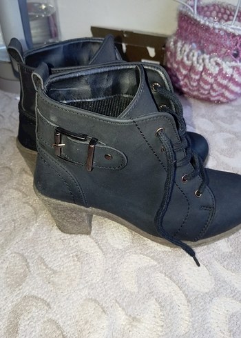 Siyah Deri Kadın Dolgu Topuklu Bot - Görsel 2