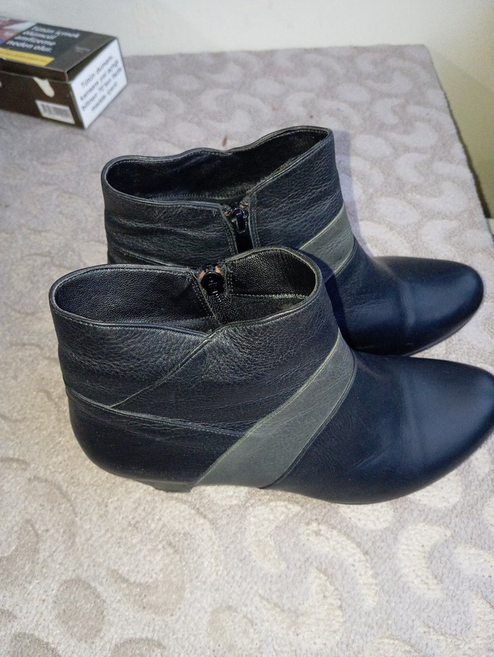 Gri Deri Kadın Dolgu Topuklu Bot - Görsel 2