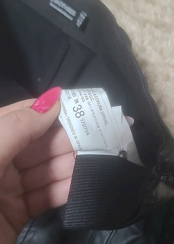 stradivarius deri paçası yırtmaçlı pantln   olmadğı için satılk - Görsel 4