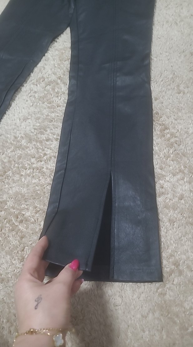 stradivarius deri paçası yırtmaçlı pantln   olmadğı için satılk - Görsel 2