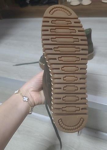 haki yeşil Süet Dolgu Topuklu Kadın Bot - Görsel 4