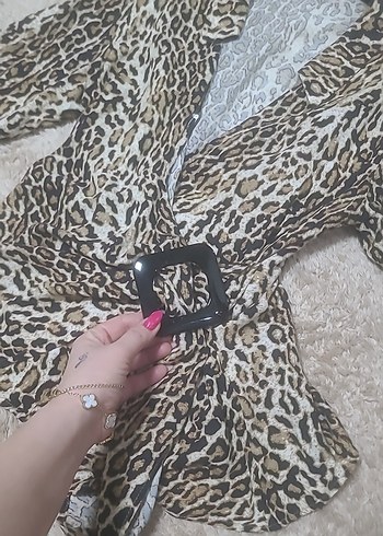 Kahverengi Mini Yılan Desenli Kemerli gömlek - Görsel 4