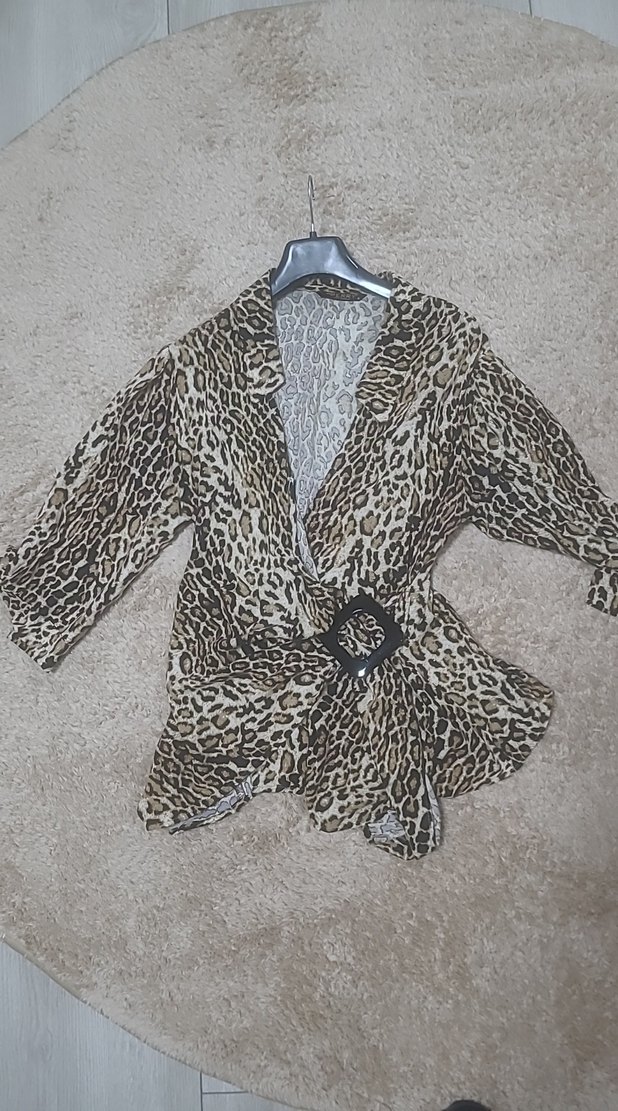 Kahverengi Mini Yılan Desenli Kemerli gömlek - Görsel 3