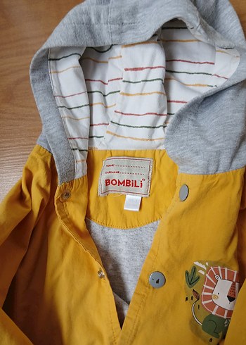 Düğmeli Sarı Erkek Çocuk Yağmurluk - Görsel 2