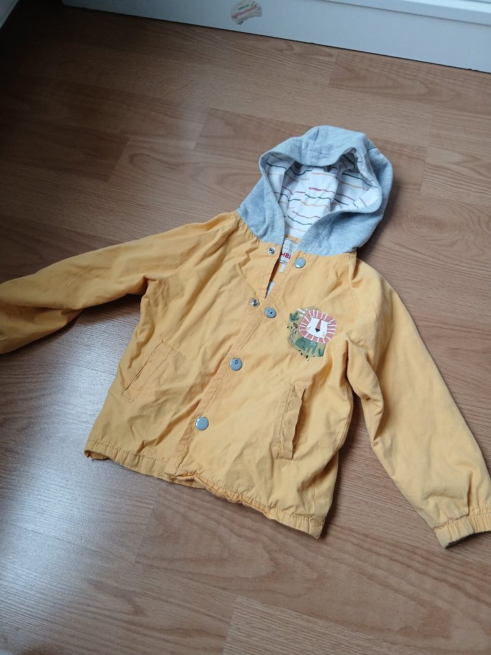 Düğmeli Sarı Erkek Çocuk Yağmurluk - Görsel 4