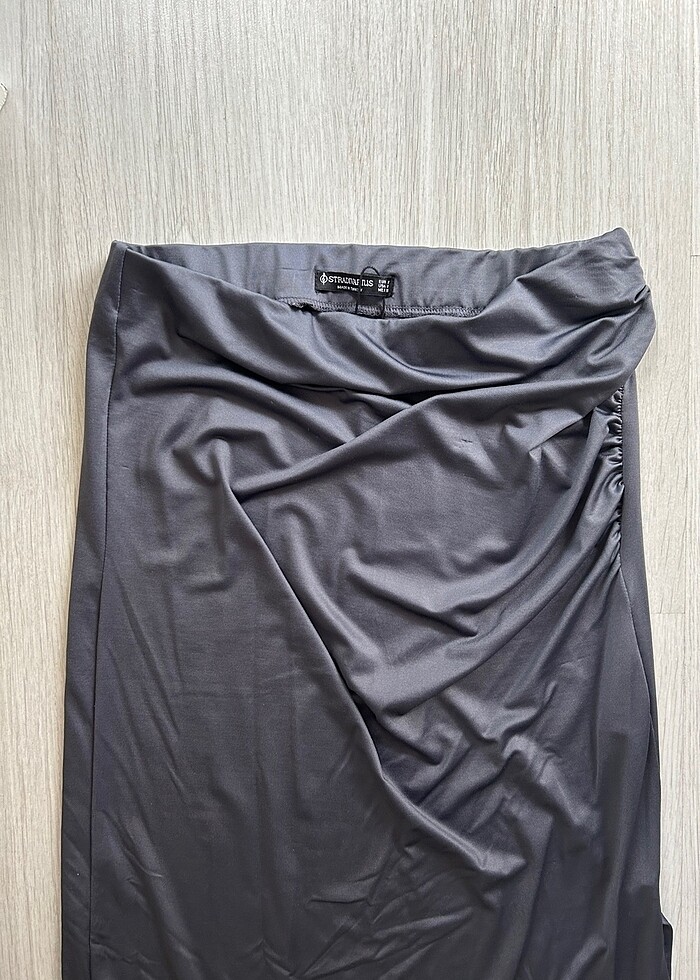 Stradivarius Büzgülü Etek - Görsel 3