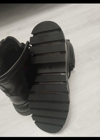 Siyah Rugan Kadın Stiletto Topuklu Bot - Görsel 3