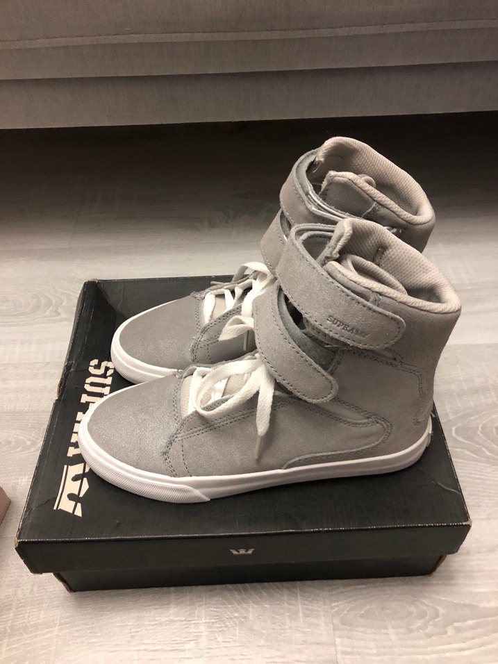 Gri Süet Kadın Dolgu Topuklu Spor Ayakkabı - Görsel 2