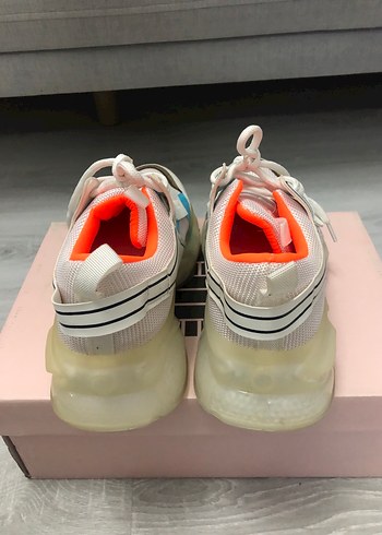 Beyaz Bağcıklı Kadın Spor Ayakkabı - Görsel 3