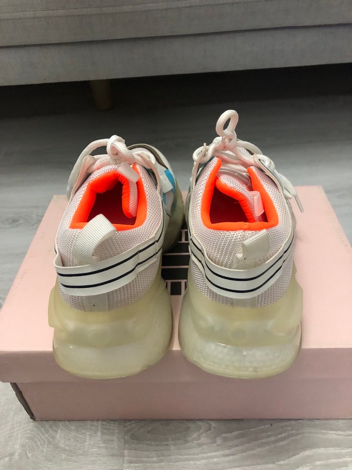 Beyaz Bağcıklı Kadın Spor Ayakkabı - Görsel 3