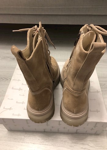 Bej Süet Bağcıklı İnce Topuklu Kadın Bot - Görsel 3